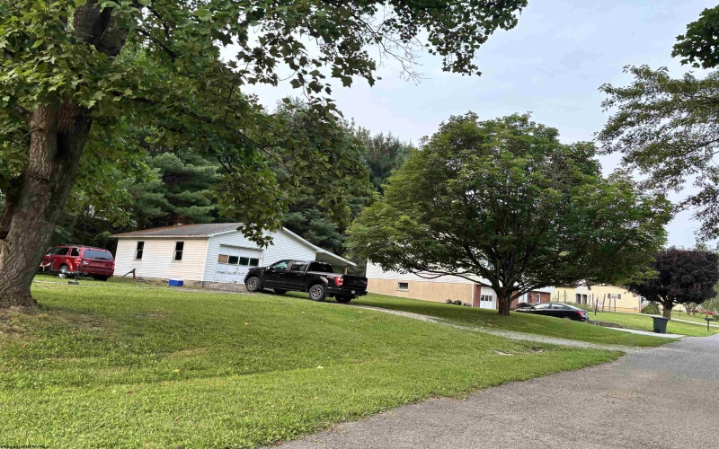 222 Lee Street, Belington, West Virginia 26250, 4 Bedrooms Bedrooms, 8 Rooms Rooms,3 BathroomsBathrooms,Single Family Detached,For Sale,Lee,0,10165955