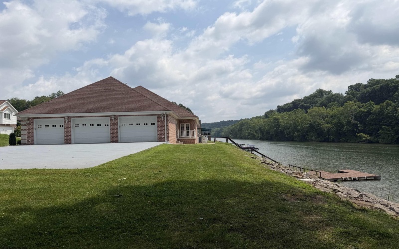 120 Rivercrest Drive, Fairmont, West Virginia 16335, 3 Bedrooms Bedrooms, 12 Rooms Rooms,2 BathroomsBathrooms,Single Family Detached,For Sale,Rivercrest,0,10165956
