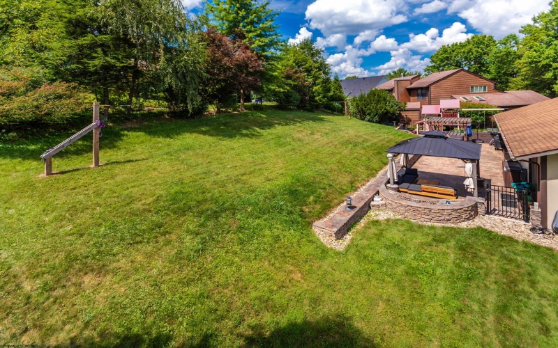 5 Cedarwood Drive, Morgantown, West Virginia 26505, 3 Bedrooms Bedrooms, 8 Rooms Rooms,2 BathroomsBathrooms,Single Family Detached,For Sale,Cedarwood,0,10165961