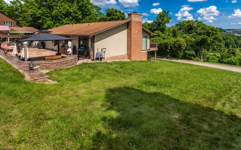 5 Cedarwood Drive, Morgantown, West Virginia 26505, 3 Bedrooms Bedrooms, 8 Rooms Rooms,2 BathroomsBathrooms,Single Family Detached,For Sale,Cedarwood,0,10165961