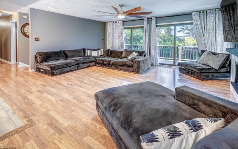 5 Cedarwood Drive, Morgantown, West Virginia 26505, 3 Bedrooms Bedrooms, 8 Rooms Rooms,2 BathroomsBathrooms,Single Family Detached,For Sale,Cedarwood,0,10165961