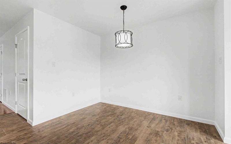 305 Falcon Run, Morgantown, West Virginia 26508, 3 Bedrooms Bedrooms, 9 Rooms Rooms,2 BathroomsBathrooms,Single Family Attached,For Sale,Falcon,0,10165971