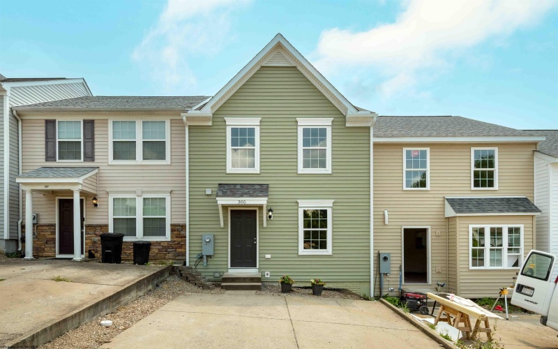 305 Falcon Run, Morgantown, West Virginia 26508, 3 Bedrooms Bedrooms, 9 Rooms Rooms,2 BathroomsBathrooms,Single Family Attached,For Sale,Falcon,0,10165971