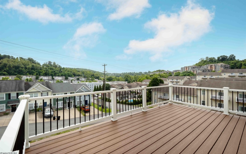 305 Falcon Run, Morgantown, West Virginia 26508, 3 Bedrooms Bedrooms, 9 Rooms Rooms,2 BathroomsBathrooms,Single Family Attached,For Sale,Falcon,0,10165971