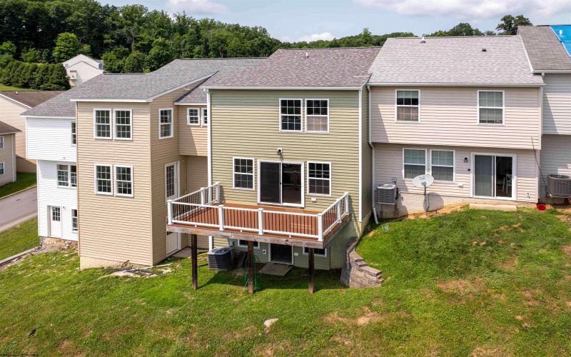 305 Falcon Run, Morgantown, West Virginia 26508, 3 Bedrooms Bedrooms, 9 Rooms Rooms,2 BathroomsBathrooms,Single Family Attached,For Sale,Falcon,0,10165971