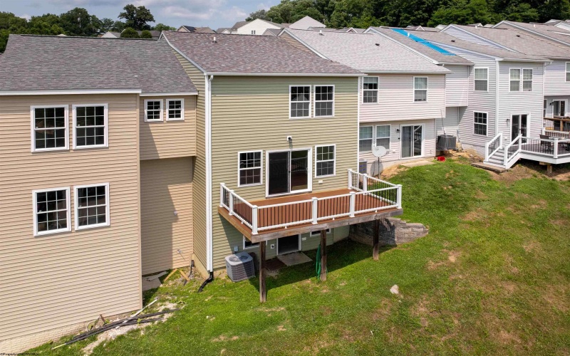 305 Falcon Run, Morgantown, West Virginia 26508, 3 Bedrooms Bedrooms, 9 Rooms Rooms,2 BathroomsBathrooms,Single Family Attached,For Sale,Falcon,0,10165971