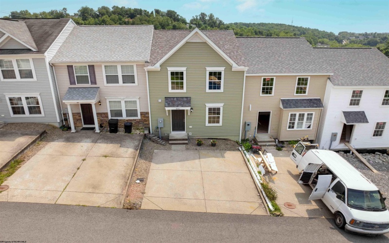 305 Falcon Run, Morgantown, West Virginia 26508, 3 Bedrooms Bedrooms, 9 Rooms Rooms,2 BathroomsBathrooms,Single Family Attached,For Sale,Falcon,0,10165971