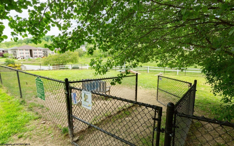 305 Falcon Run, Morgantown, West Virginia 26508, 3 Bedrooms Bedrooms, 9 Rooms Rooms,2 BathroomsBathrooms,Single Family Attached,For Sale,Falcon,0,10165971