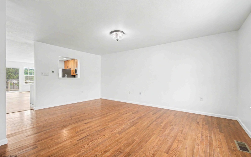 305 Falcon Run, Morgantown, West Virginia 26508, 3 Bedrooms Bedrooms, 9 Rooms Rooms,2 BathroomsBathrooms,Single Family Attached,For Sale,Falcon,0,10165971