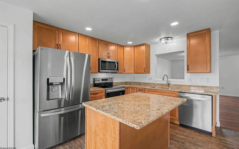 305 Falcon Run, Morgantown, West Virginia 26508, 3 Bedrooms Bedrooms, 9 Rooms Rooms,2 BathroomsBathrooms,Single Family Attached,For Sale,Falcon,0,10165971
