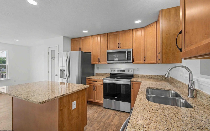 305 Falcon Run, Morgantown, West Virginia 26508, 3 Bedrooms Bedrooms, 9 Rooms Rooms,2 BathroomsBathrooms,Single Family Attached,For Sale,Falcon,0,10165971