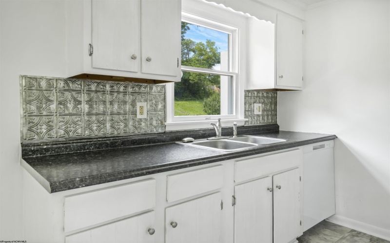 62 Fifth Street, Westover, West Virginia 26501, 3 Bedrooms Bedrooms, 6 Rooms Rooms,1 BathroomBathrooms,Single Family Detached,For Sale,Fifth,0,10165979