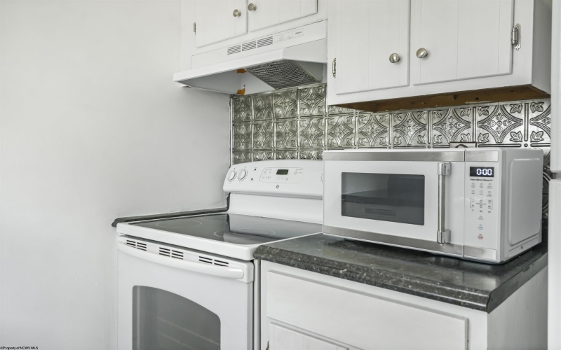 62 Fifth Street, Westover, West Virginia 26501, 3 Bedrooms Bedrooms, 6 Rooms Rooms,1 BathroomBathrooms,Single Family Detached,For Sale,Fifth,0,10165979
