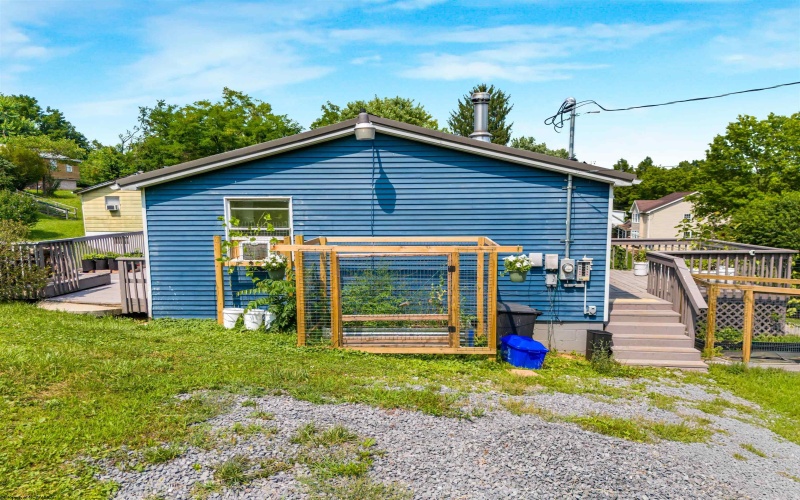 62 Fifth Street, Westover, West Virginia 26501, 3 Bedrooms Bedrooms, 6 Rooms Rooms,1 BathroomBathrooms,Single Family Detached,For Sale,Fifth,0,10165979