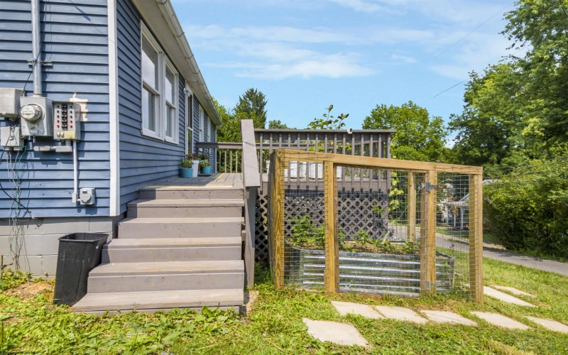 62 Fifth Street, Westover, West Virginia 26501, 3 Bedrooms Bedrooms, 6 Rooms Rooms,1 BathroomBathrooms,Single Family Detached,For Sale,Fifth,0,10165979