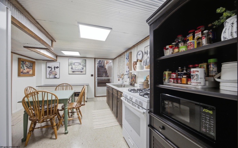 15 Columbia Road, Shinnston, West Virginia 26431, 3 Bedrooms Bedrooms, 6 Rooms Rooms,2 BathroomsBathrooms,Single Family Detached,For Sale,Columbia,0,10165987
