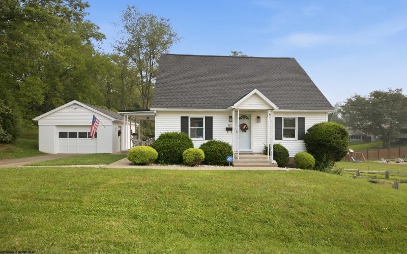 122 Smith Street, Bridgeport, West Virginia 26330, 3 Bedrooms Bedrooms, 6 Rooms Rooms,2 BathroomsBathrooms,Single Family Detached,For Sale,Smith,0,10165981 122 Smith Street, Bridgeport, West Virginia 26330, 3 Bedrooms Bedrooms, 6 Rooms Rooms,2 BathroomsBathrooms,Single Family Detached,For Sale,Smith,0,10165981