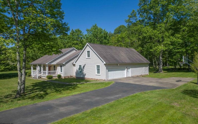 579 Black Cherry Drive, Fairmont, West Virginia 26554, 3 Bedrooms Bedrooms, 7 Rooms Rooms,2 BathroomsBathrooms,Single Family Detached,For Sale,Black Cherry,0,10165986