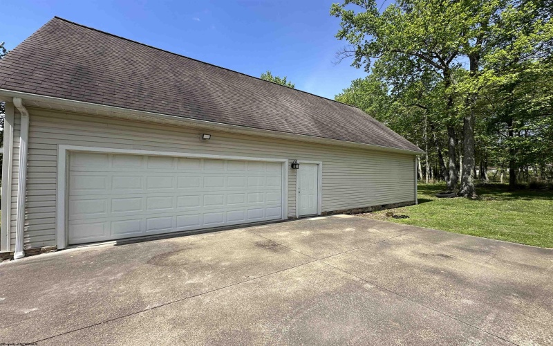 579 Black Cherry Drive, Fairmont, West Virginia 26554, 3 Bedrooms Bedrooms, 7 Rooms Rooms,2 BathroomsBathrooms,Single Family Detached,For Sale,Black Cherry,0,10165986