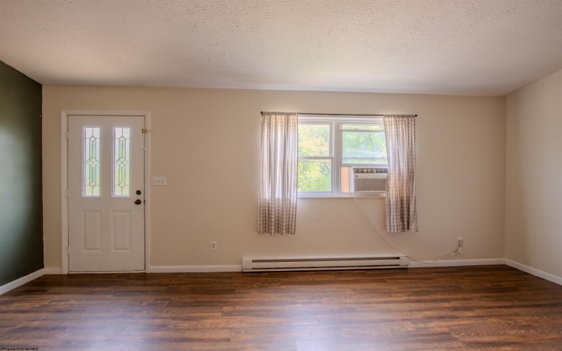 815 Laurel Drive, Mannington, West Virginia 26582, 3 Bedrooms Bedrooms, 8 Rooms Rooms,1 BathroomBathrooms,Single Family Detached,For Sale,Laurel,0,10165985