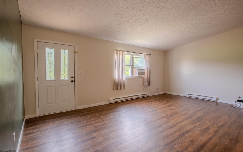 815 Laurel Drive, Mannington, West Virginia 26582, 3 Bedrooms Bedrooms, 8 Rooms Rooms,1 BathroomBathrooms,Single Family Detached,For Sale,Laurel,0,10165985