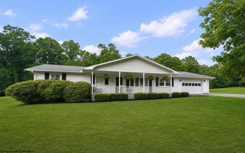 5032 Garfield Street, Clarksburg, West Virginia 26301, 2 Bedrooms Bedrooms, 5 Rooms Rooms,3 BathroomsBathrooms,Single Family Detached,For Sale,Garfield,0,10165991