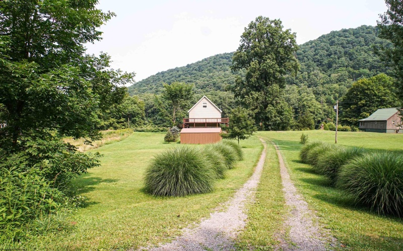 14815 George Washington Highway, Rowlesburg, West Virginia 26425, 3 Bedrooms Bedrooms, 6 Rooms Rooms,2 BathroomsBathrooms,Single Family Detached,For Sale,George Washington,0,10165993