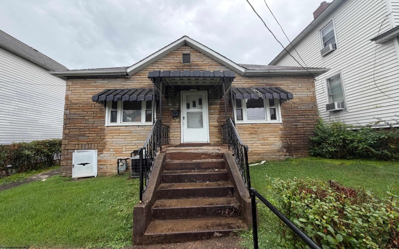 111 Brown Street, Clarksburg, West Virginia 26301, 3 Bedrooms Bedrooms, 8 Rooms Rooms,1 BathroomBathrooms,Single Family Detached,For Sale,Brown,0,10165996