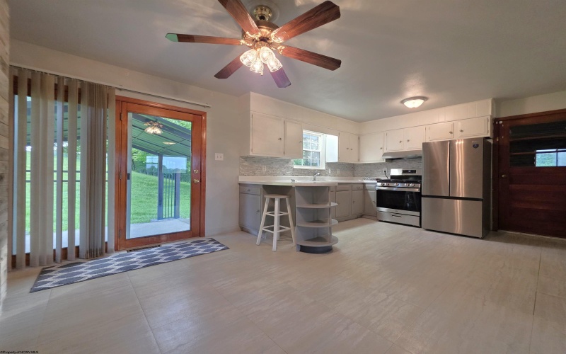 3322 Fairmont Avenue, Fairmont, West Virginia 26554, 3 Bedrooms Bedrooms, 6 Rooms Rooms,1 BathroomBathrooms,Single Family Detached,For Sale,Fairmont,0,10166010