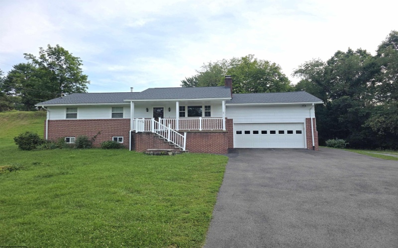 3322 Fairmont Avenue, Fairmont, West Virginia 26554, 3 Bedrooms Bedrooms, 6 Rooms Rooms,1 BathroomBathrooms,Single Family Detached,For Sale,Fairmont,0,10166010