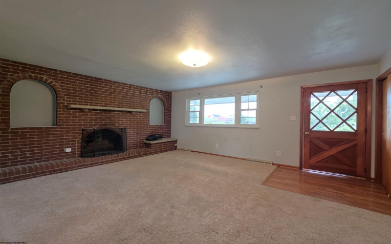 3322 Fairmont Avenue, Fairmont, West Virginia 26554, 3 Bedrooms Bedrooms, 6 Rooms Rooms,1 BathroomBathrooms,Single Family Detached,For Sale,Fairmont,0,10166010