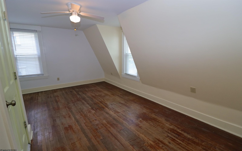 121 Earle Street, Elkins, West Virginia 26241, 3 Bedrooms Bedrooms, 8 Rooms Rooms,3 BathroomsBathrooms,Single Family Detached,For Sale,Earle,0,10166002