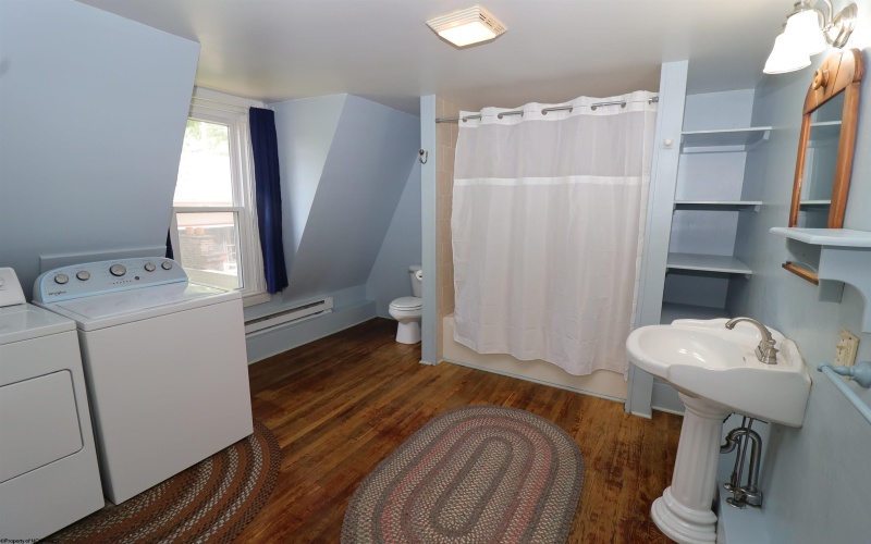 121 Earle Street, Elkins, West Virginia 26241, 3 Bedrooms Bedrooms, 8 Rooms Rooms,3 BathroomsBathrooms,Single Family Detached,For Sale,Earle,0,10166002