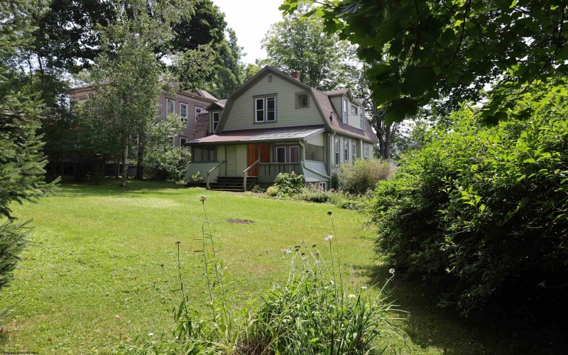121 Earle Street, Elkins, West Virginia 26241, 3 Bedrooms Bedrooms, 8 Rooms Rooms,3 BathroomsBathrooms,Single Family Detached,For Sale,Earle,0,10166002