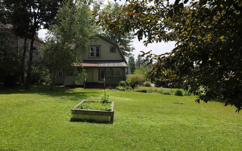 121 Earle Street, Elkins, West Virginia 26241, 3 Bedrooms Bedrooms, 8 Rooms Rooms,3 BathroomsBathrooms,Single Family Detached,For Sale,Earle,0,10166002