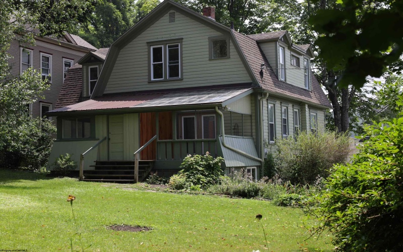 121 Earle Street, Elkins, West Virginia 26241, 3 Bedrooms Bedrooms, 8 Rooms Rooms,3 BathroomsBathrooms,Single Family Detached,For Sale,Earle,0,10166002