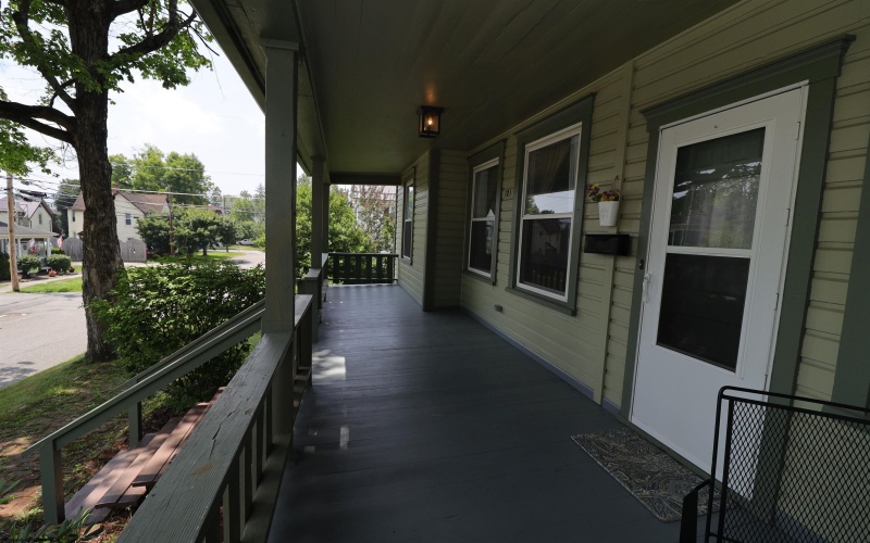 121 Earle Street, Elkins, West Virginia 26241, 3 Bedrooms Bedrooms, 8 Rooms Rooms,3 BathroomsBathrooms,Single Family Detached,For Sale,Earle,0,10166002