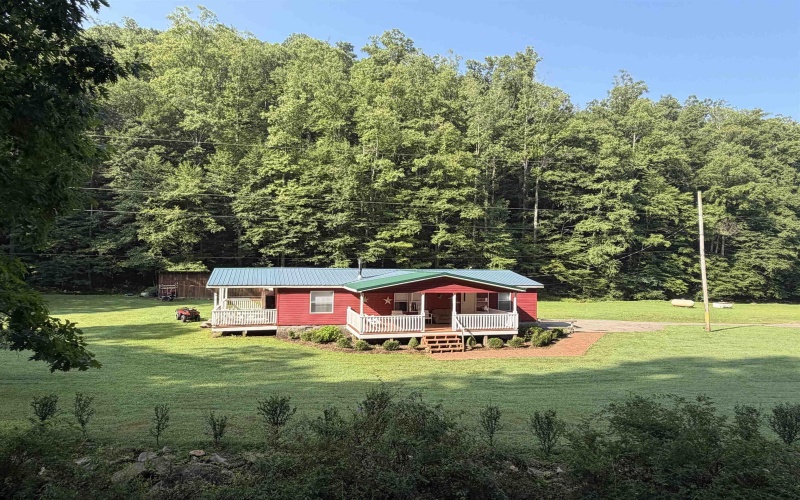 1704 Holly River Road, Webster Springs, West Virginia 26288, 3 Bedrooms Bedrooms, 6 Rooms Rooms,2 BathroomsBathrooms,Single Family Detached,For Sale,Holly River,0,10166015