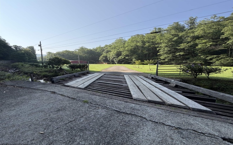1704 Holly River Road, Webster Springs, West Virginia 26288, 3 Bedrooms Bedrooms, 6 Rooms Rooms,2 BathroomsBathrooms,Single Family Detached,For Sale,Holly River,0,10166015
