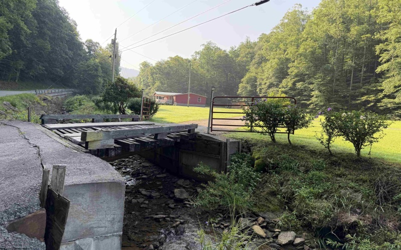 1704 Holly River Road, Webster Springs, West Virginia 26288, 3 Bedrooms Bedrooms, 6 Rooms Rooms,2 BathroomsBathrooms,Single Family Detached,For Sale,Holly River,0,10166015