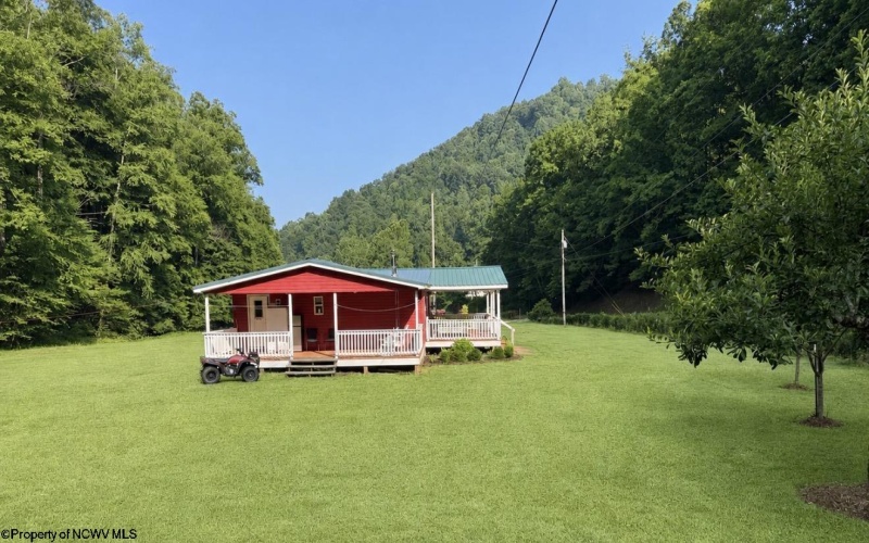 1704 Holly River Road, Webster Springs, West Virginia 26288, 3 Bedrooms Bedrooms, 6 Rooms Rooms,2 BathroomsBathrooms,Single Family Detached,For Sale,Holly River,0,10166015