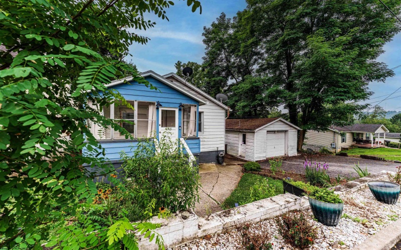 646 Hayes Street, Morgantown, West Virginia 26501, 2 Bedrooms Bedrooms, 6 Rooms Rooms,1 BathroomBathrooms,Single Family Detached,For Sale,Hayes,0,10166021 646 Hayes Street, Morgantown, West Virginia 26501, 2 Bedrooms Bedrooms, 6 Rooms Rooms,1 BathroomBathrooms,Single Family Detached,For Sale,Hayes,0,10166021