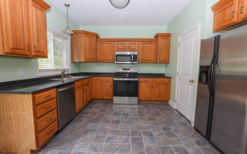 1010 Canyon Drive, Morgantown, West Virginia 26508, 2 Bedrooms Bedrooms, 5 Rooms Rooms,2 BathroomsBathrooms,Single Family Attached,For Sale,Canyon,0,10166017