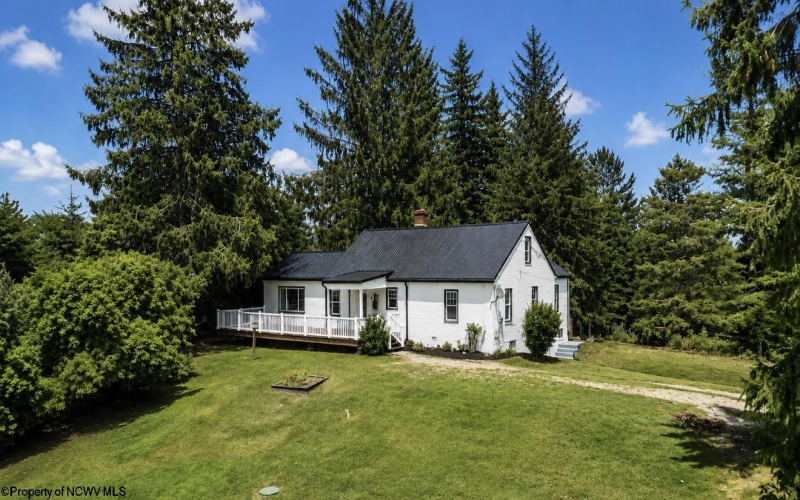 1130 Mozart Road, Wheeling, West Virginia 26003, 3 Bedrooms Bedrooms, 7 Rooms Rooms,1 BathroomBathrooms,Single Family Detached,For Sale,Mozart,0,10166020