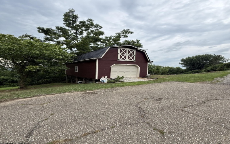 1130 Mozart Road, Wheeling, West Virginia 26003, 3 Bedrooms Bedrooms, 7 Rooms Rooms,1 BathroomBathrooms,Single Family Detached,For Sale,Mozart,0,10166020