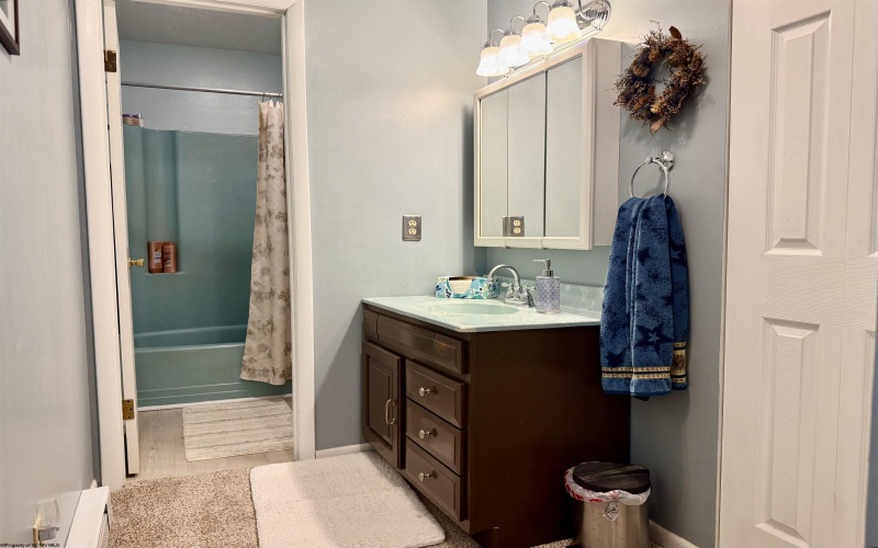 390 Herald Drive, Fairmont, West Virginia 26554, 3 Bedrooms Bedrooms, 6 Rooms Rooms,2 BathroomsBathrooms,Single Family Detached,For Sale,Herald,0,10166016