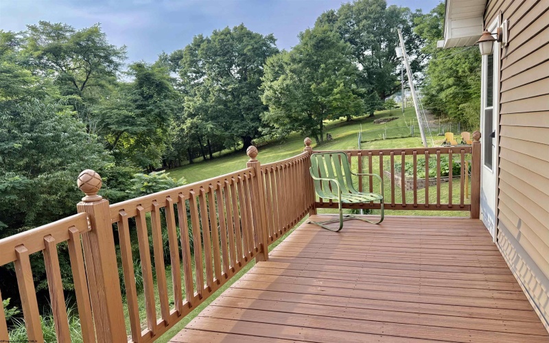 390 Herald Drive, Fairmont, West Virginia 26554, 3 Bedrooms Bedrooms, 6 Rooms Rooms,2 BathroomsBathrooms,Single Family Detached,For Sale,Herald,0,10166016