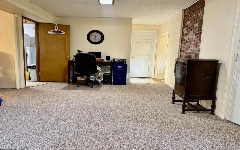 390 Herald Drive, Fairmont, West Virginia 26554, 3 Bedrooms Bedrooms, 6 Rooms Rooms,2 BathroomsBathrooms,Single Family Detached,For Sale,Herald,0,10166016