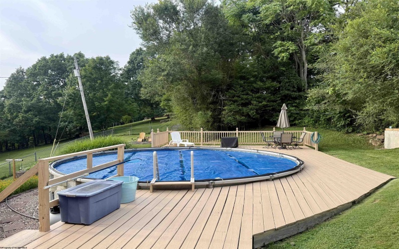 390 Herald Drive, Fairmont, West Virginia 26554, 3 Bedrooms Bedrooms, 6 Rooms Rooms,2 BathroomsBathrooms,Single Family Detached,For Sale,Herald,0,10166016