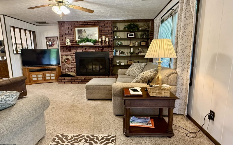390 Herald Drive, Fairmont, West Virginia 26554, 3 Bedrooms Bedrooms, 6 Rooms Rooms,2 BathroomsBathrooms,Single Family Detached,For Sale,Herald,0,10166016